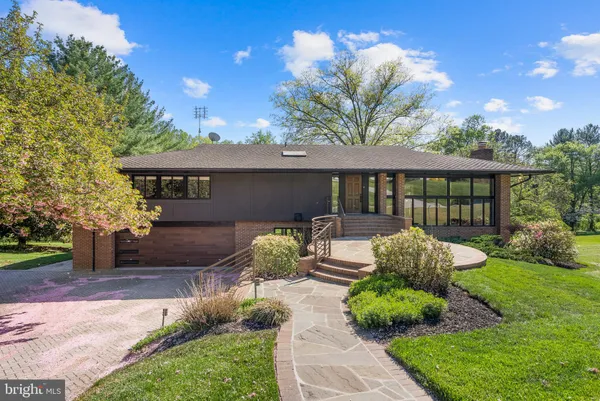 $850,000 | 43 Glen Alpine Road, Phoenix, MD 21131