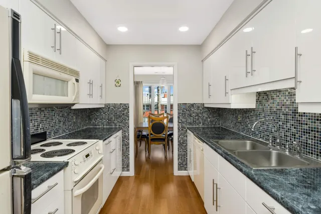 $165,000 | 6300 Xerxes Avenue South, Unit 31, Edina, MN 55435