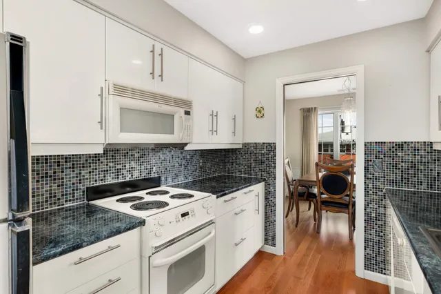 $165,000 | 6300 Xerxes Avenue South, Unit 31, Edina, MN 55435