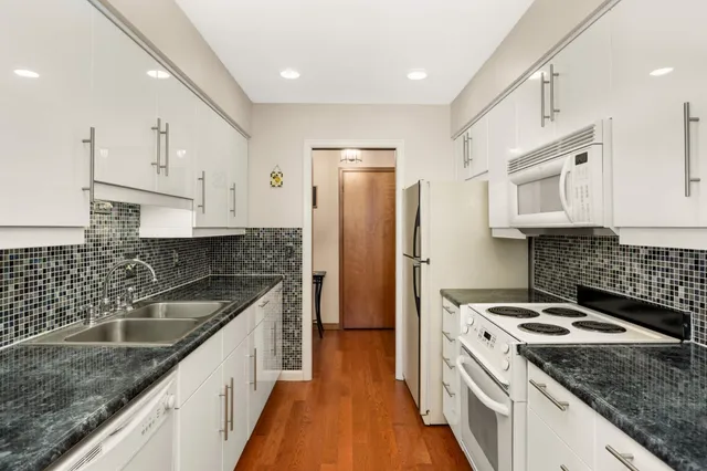 $165,000 | 6300 Xerxes Avenue South, Unit 31, Edina, MN 55435