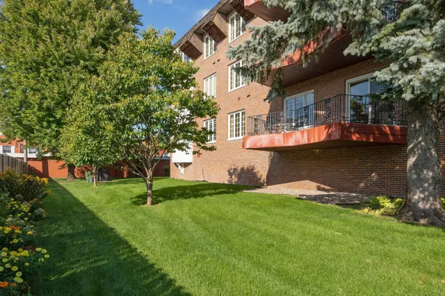 $165,000 | 6300 Xerxes Avenue South, Unit 31, Edina, MN 55435