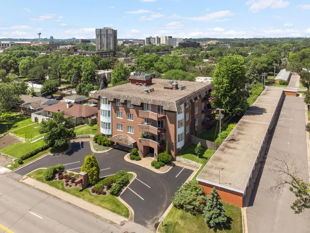 $165,000 | 6300 Xerxes Avenue South, Unit 31, Edina, MN 55435