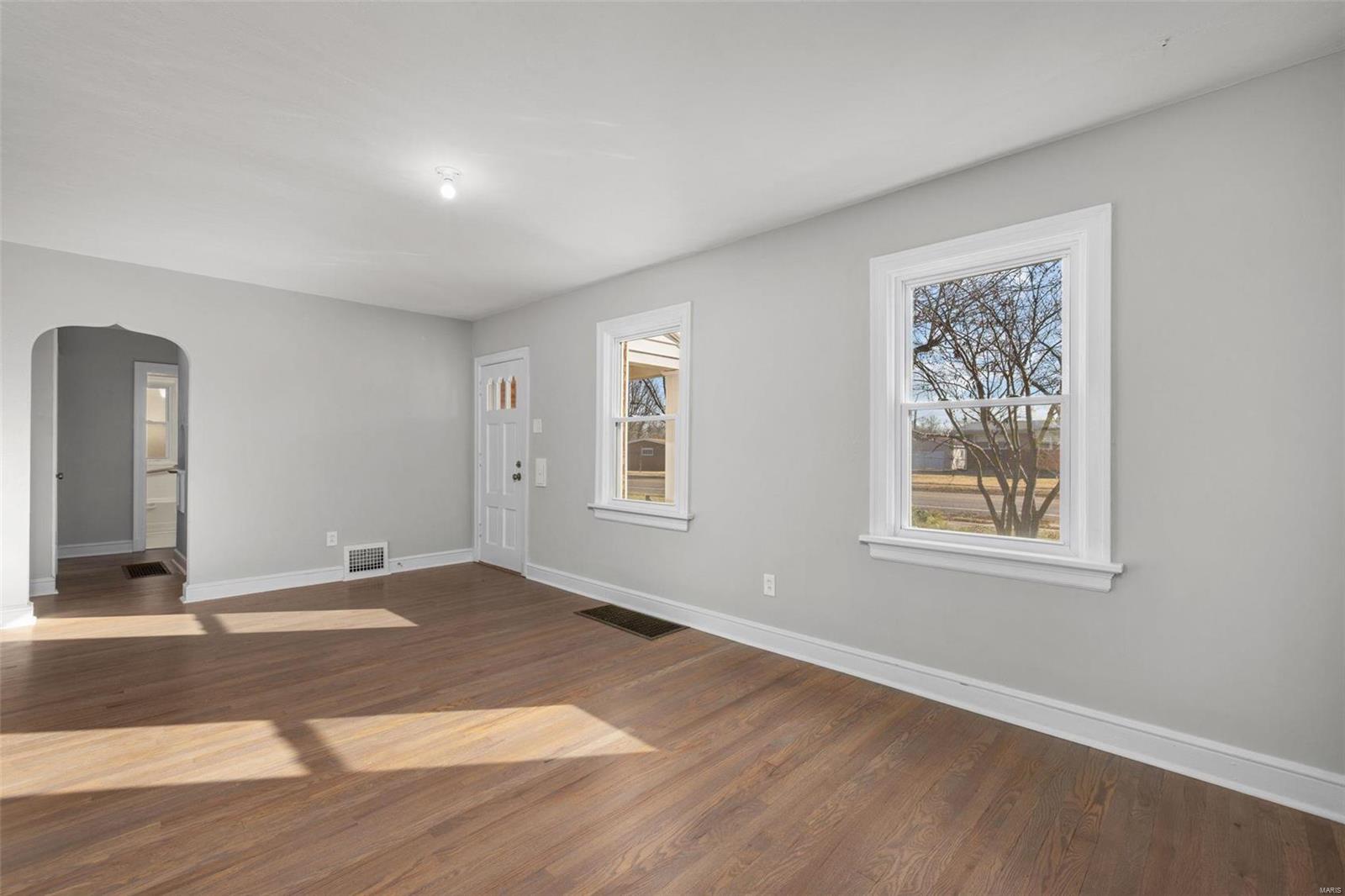 2237 Brown Road St. Louis, MO 63114 - Photo 8 of 24 Gallery Image 8