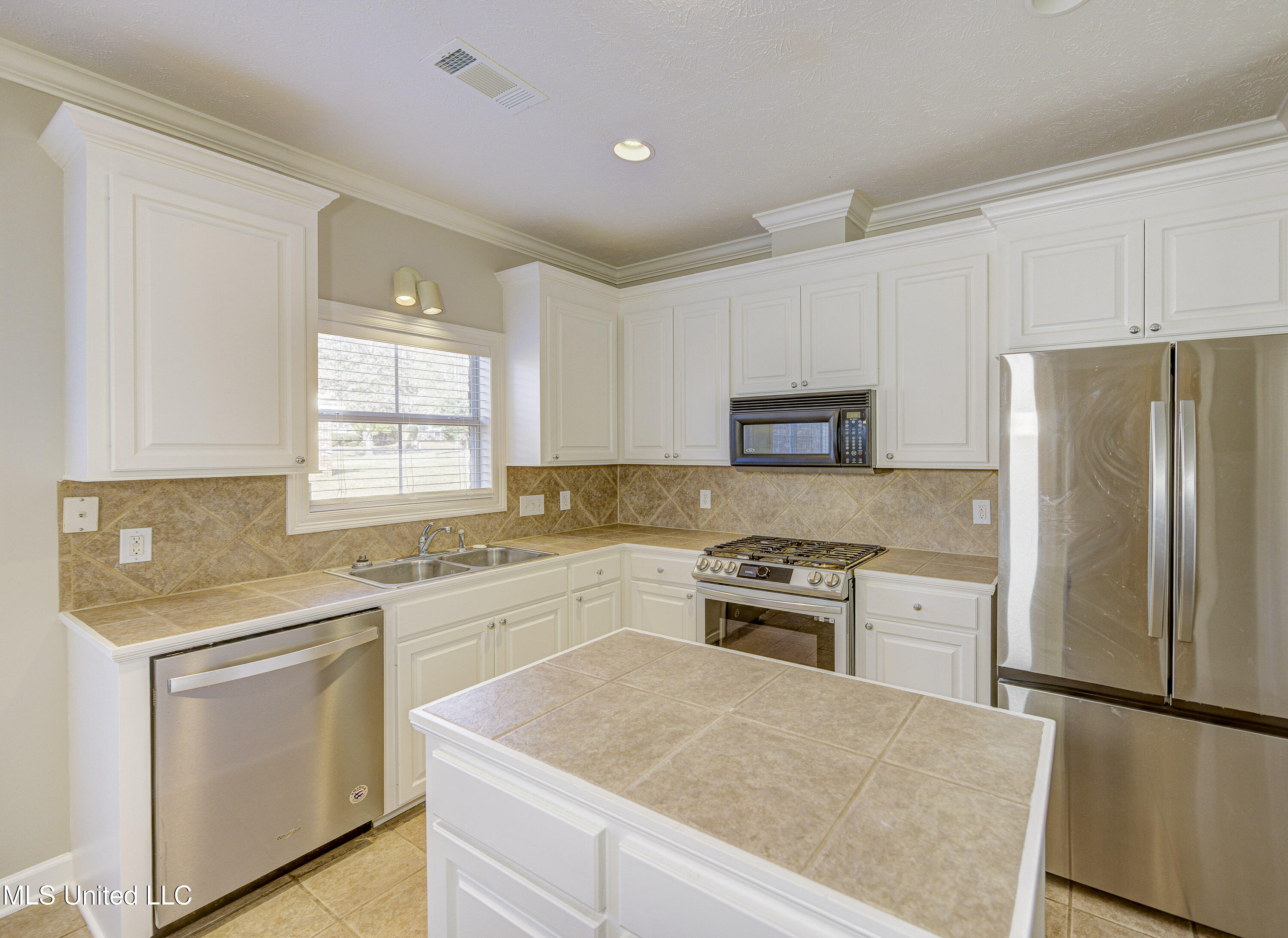 101 Burnham Court Clinton, MS 39056 - Photo 12 of 50 Kitchen 3