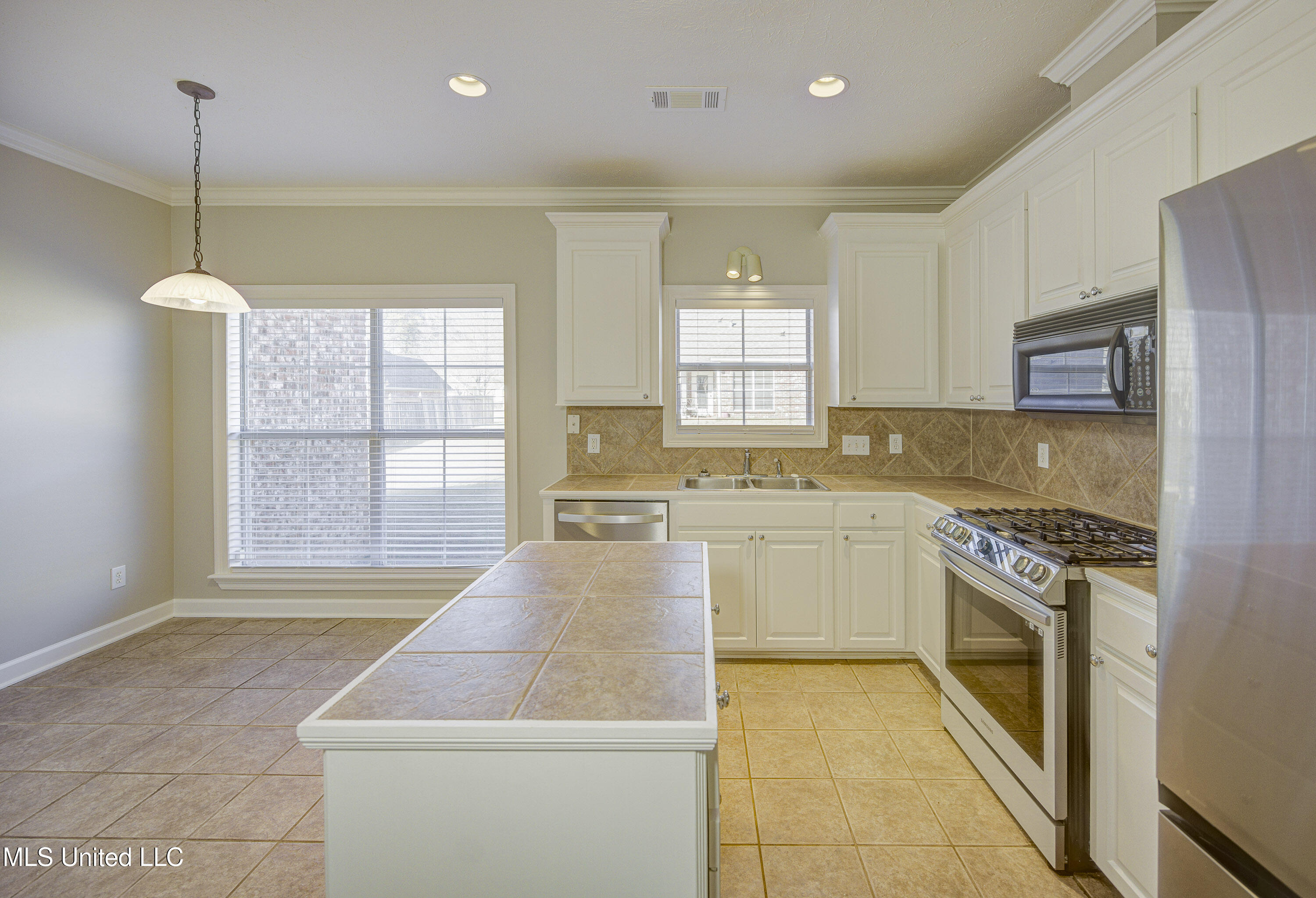 101 Burnham Court Clinton, MS 39056 - Photo 15 of 50 Kitchen 2
