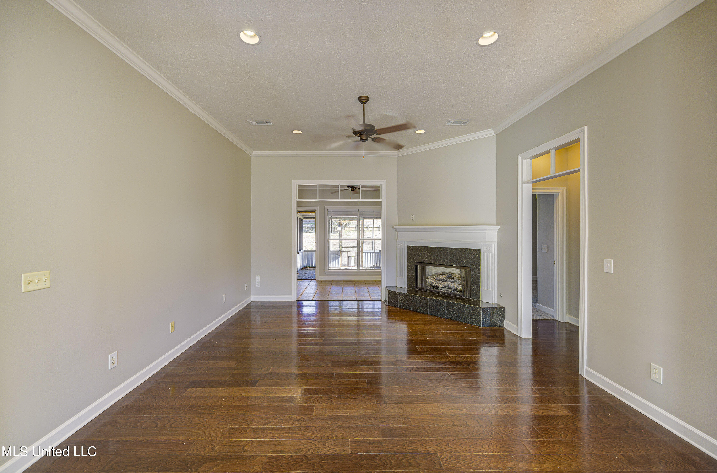 101 Burnham Court Clinton, MS 39056 - Photo 7 of 50 Living Room 1