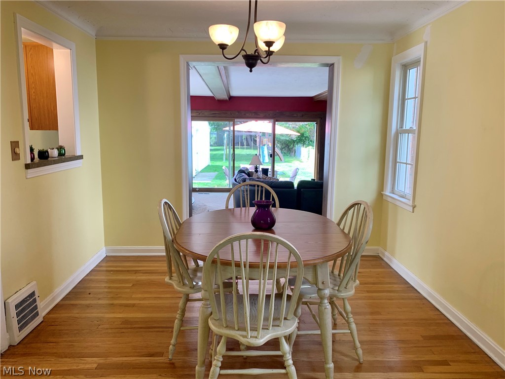 1284 Gordon Road Lyndhurst, OH 44124 - Photo 7 of 31