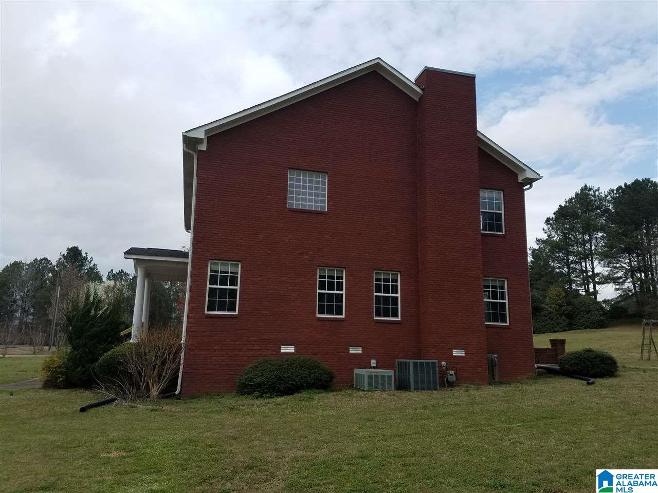 339 Chris Lane Winfield, AL 35594 - Photo 2 of 16