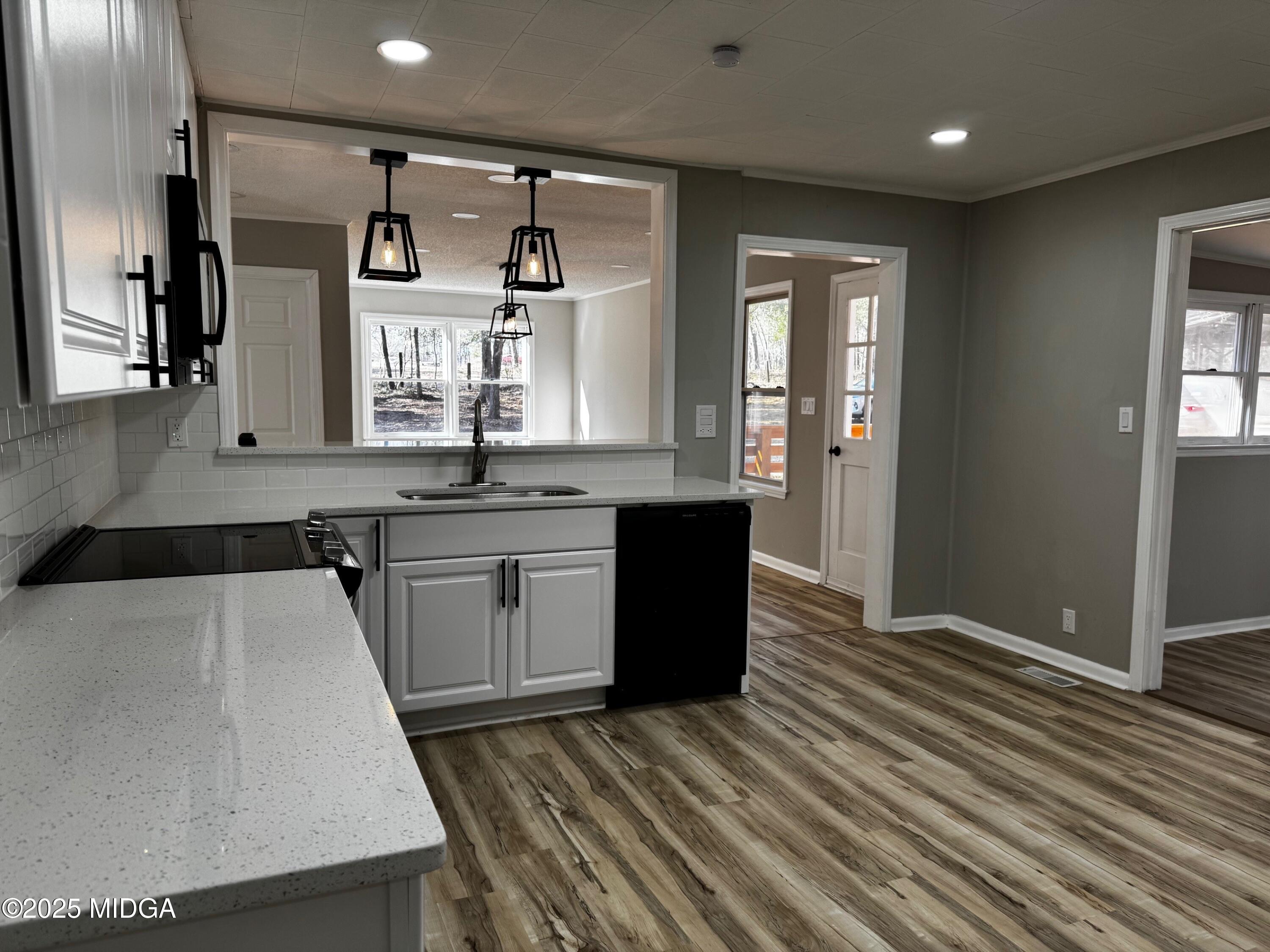 4105 Holley Road Lizella, GA 31052 - Photo 24 of 78 New floors