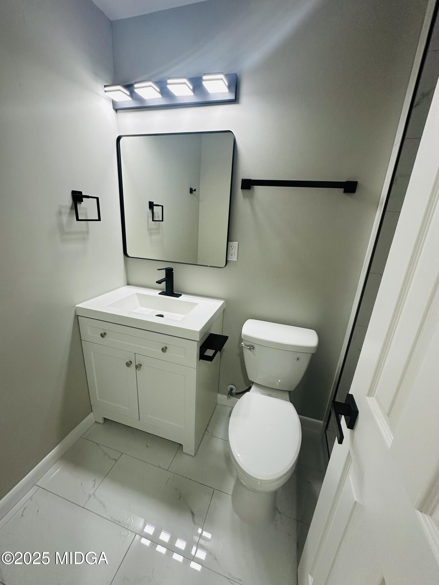 4105 Holley Road Lizella, GA 31052 - Photo 49 of 78 2nd bathroom