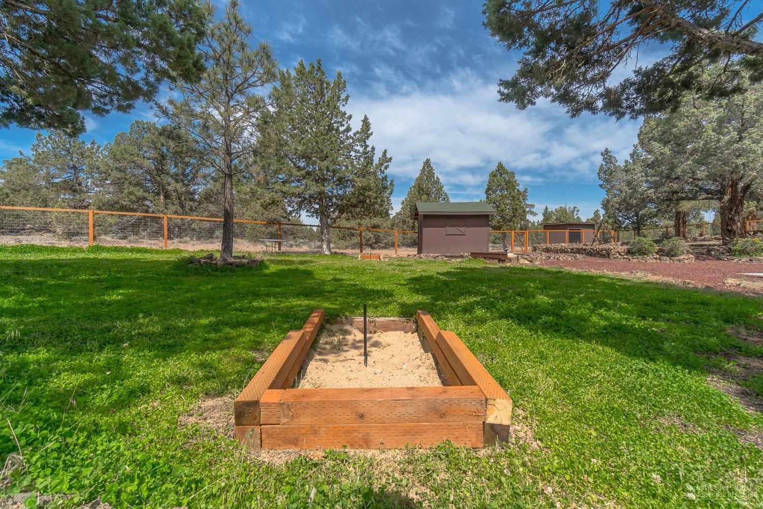 64855 Grande Loop Bend, OR 97701 - Photo 20 of 25 Additional Photo
