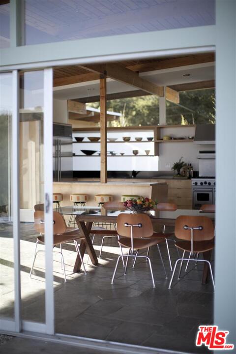 2116 Queensferry Road Los Angeles, CA 90049 - Photo 14 of 16 Gallery Image 14