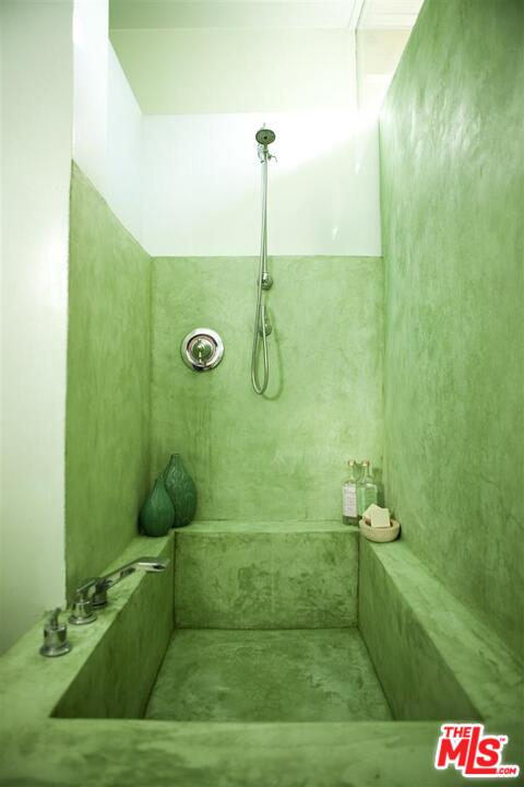2116 Queensferry Road Los Angeles, CA 90049 - Photo 10 of 16 Gallery Image 10