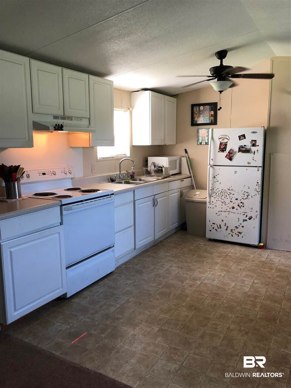 16841 Lea Circle Fairhope, AL 36532 - Photo 6 of 19 kitchen
