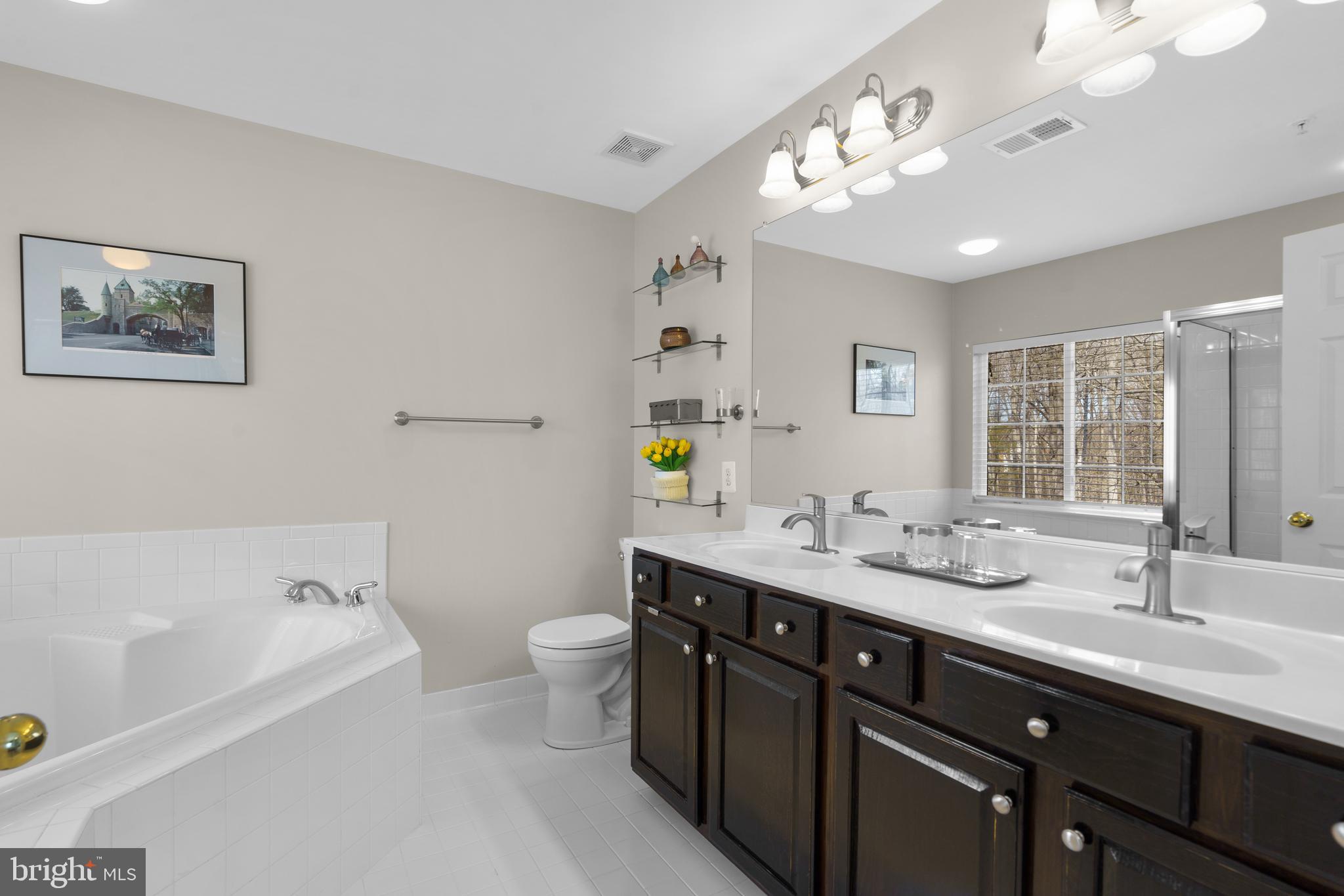 18800 Broken Oak Road Boyds, MD 20841 - Photo 25 of 48 Primary Bathroom