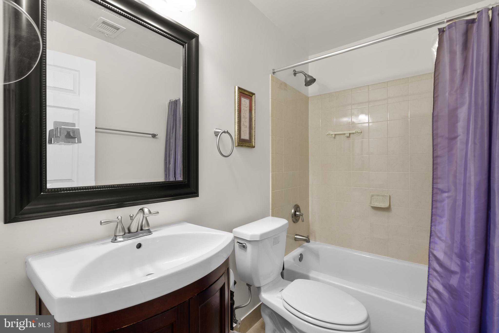 18800 Broken Oak Road Boyds, MD 20841 - Photo 35 of 48 3rd Full Bathroom