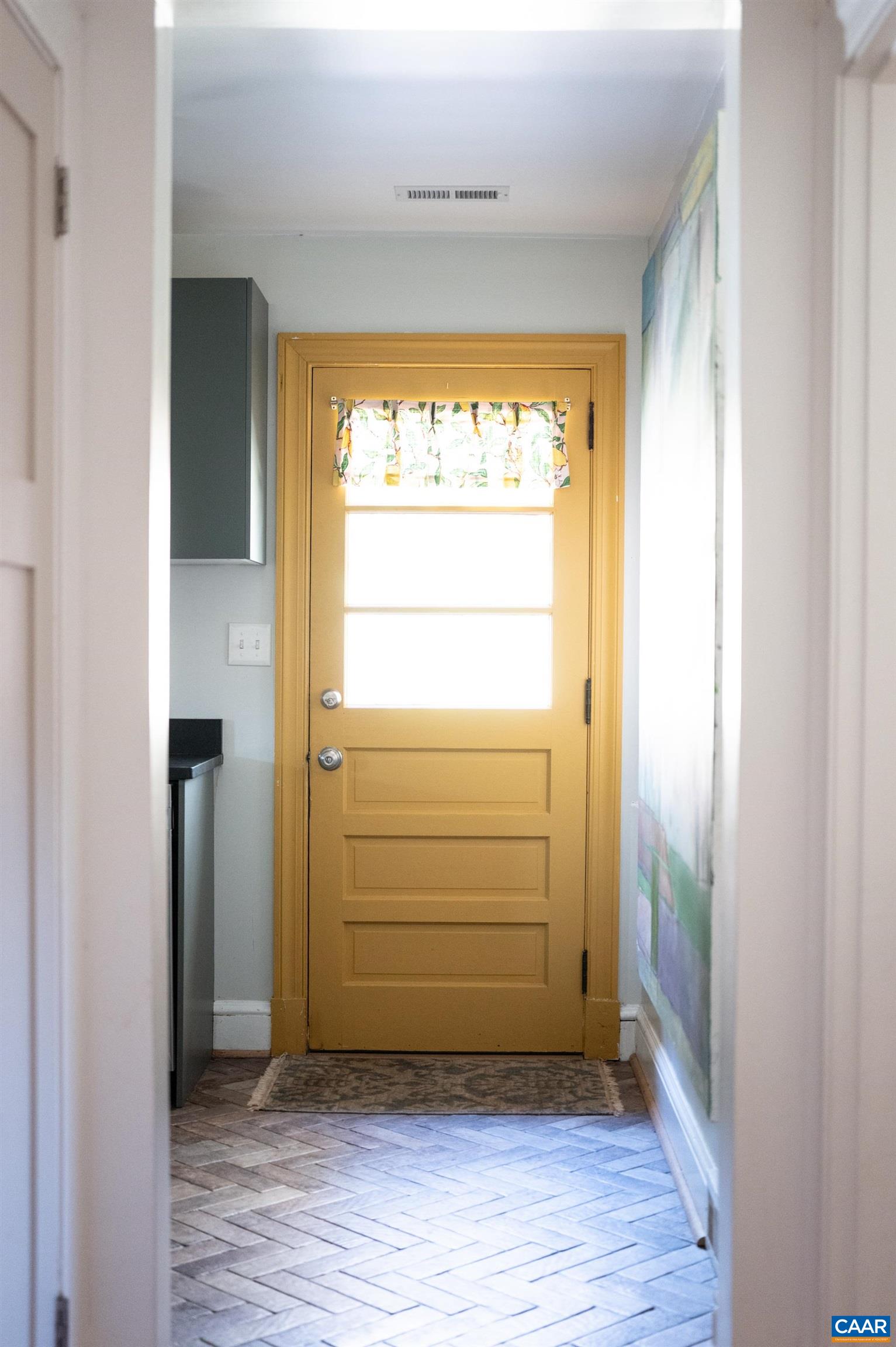 1531 Rugby Avenue Charlottesville, VA 22903 - Photo 11 of 30