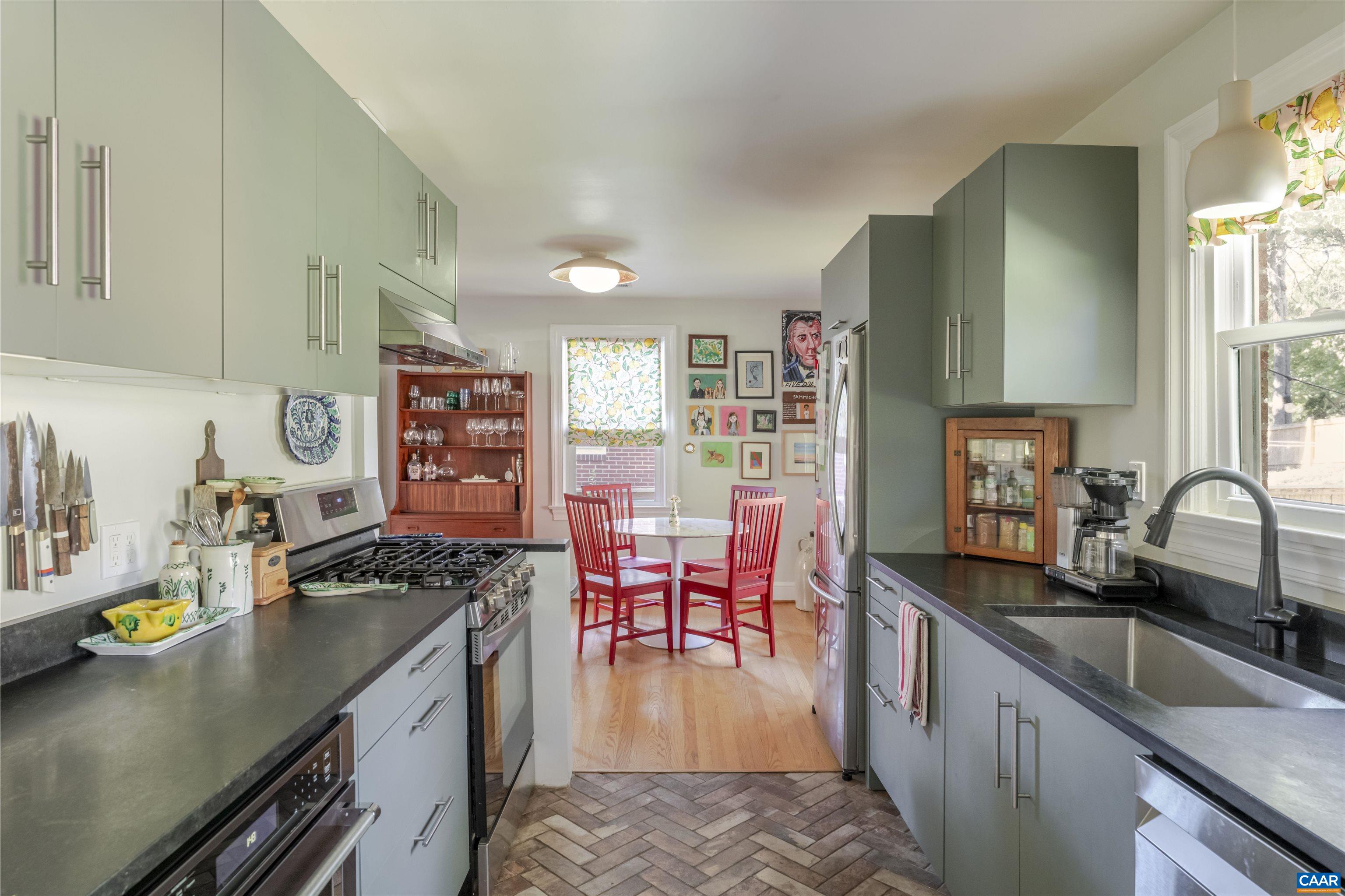 1531 Rugby Avenue Charlottesville, VA 22903 - Photo 12 of 30