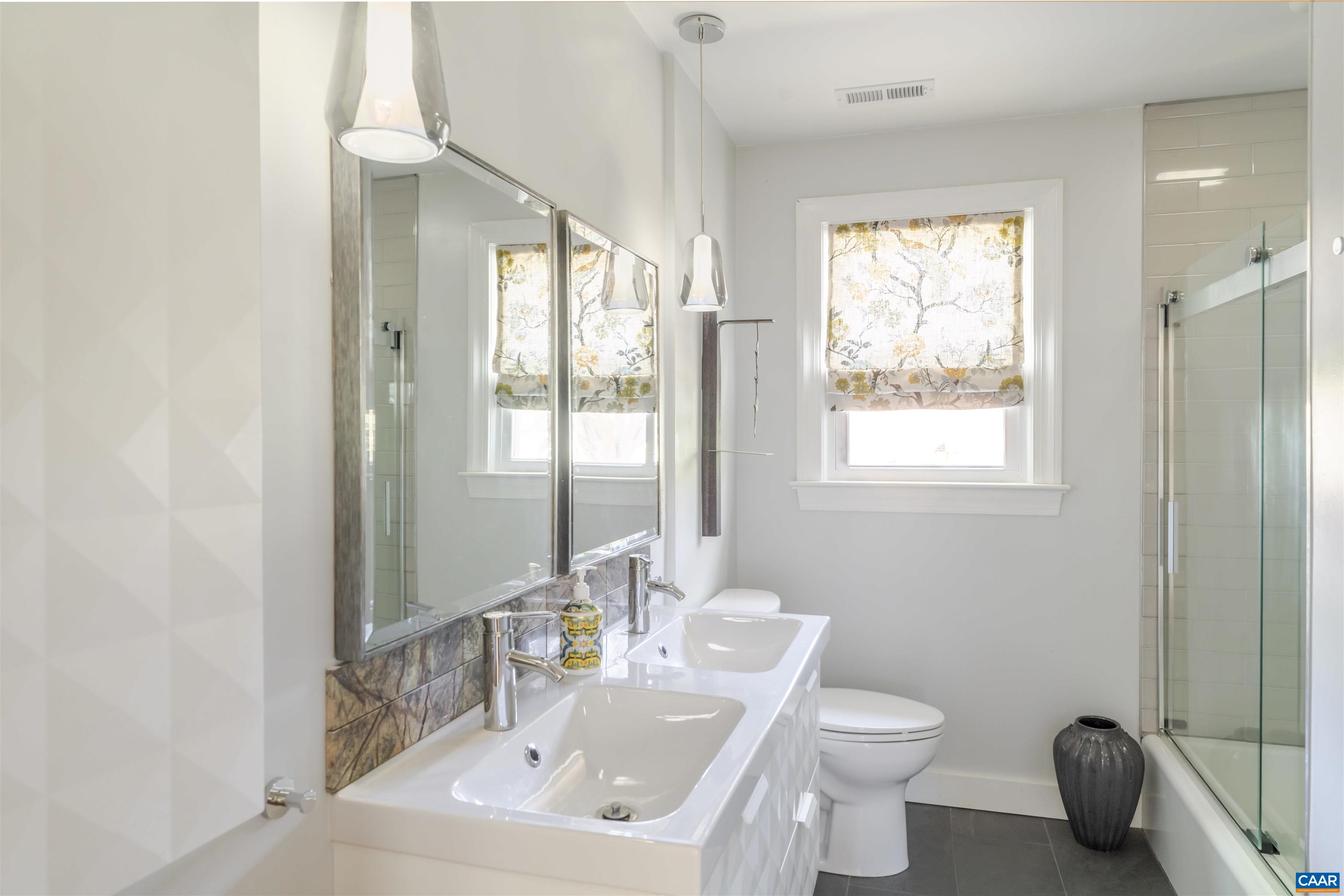 1531 Rugby Avenue Charlottesville, VA 22903 - Photo 20 of 30 Upstairs Bathroom
