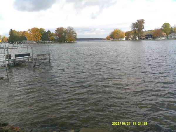 $479,900 | 80 Ln 207 Hamilton Lake, Hamilton, IN 46742