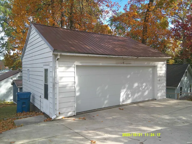 $479,900 | 80 Ln 207 Hamilton Lake, Hamilton, IN 46742