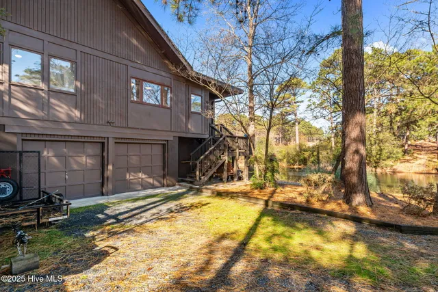 $460,000 | 31 Cardinal Drive, Whispering Pines, NC 28327