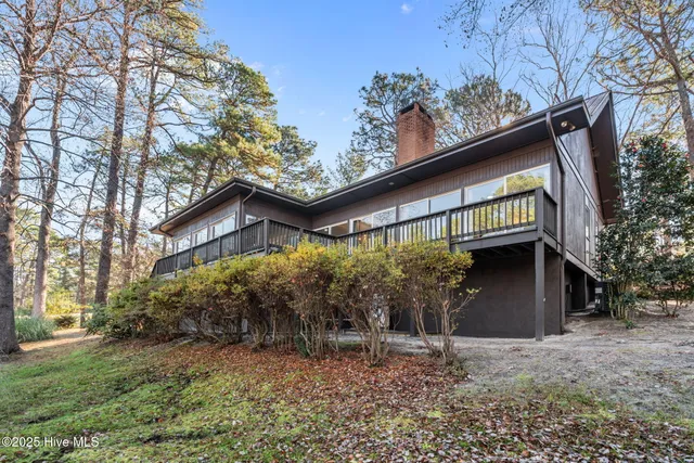 $460,000 | 31 Cardinal Drive, Whispering Pines, NC 28327