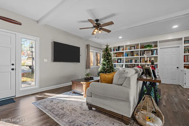 $460,000 | 31 Cardinal Drive, Whispering Pines, NC 28327