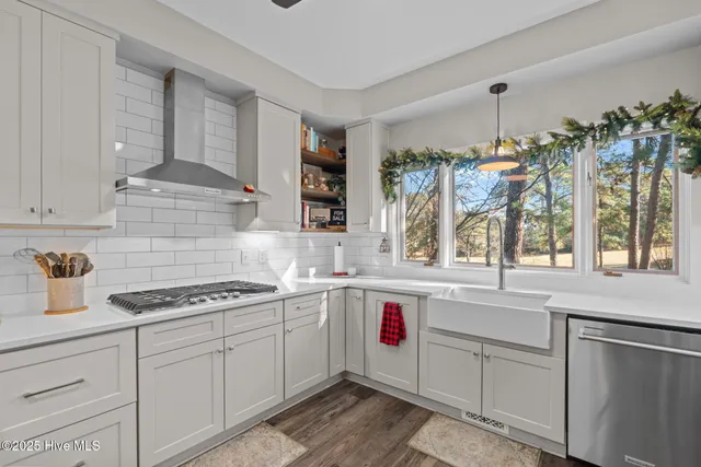 $460,000 | 31 Cardinal Drive, Whispering Pines, NC 28327