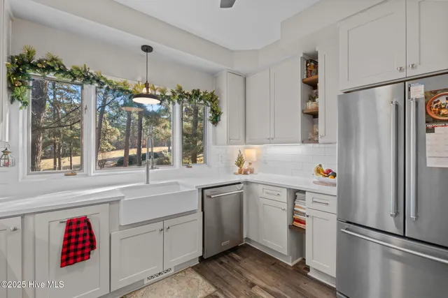 $460,000 | 31 Cardinal Drive, Whispering Pines, NC 28327