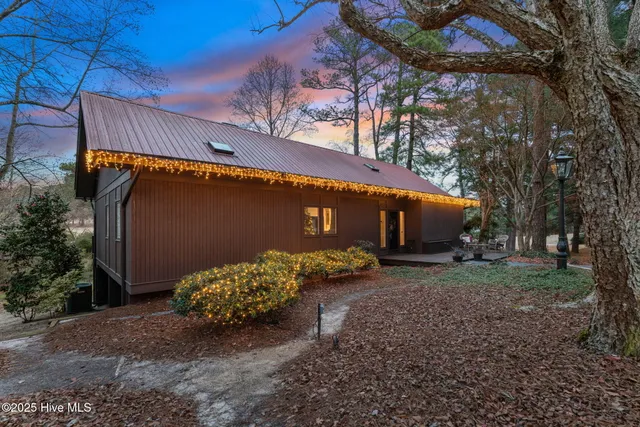 $460,000 | 31 Cardinal Drive, Whispering Pines, NC 28327