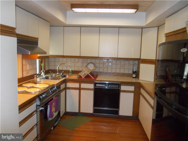 34 Jollybrook Road Levittown, PA 19056 - Photo 5 of 23 Kitchen