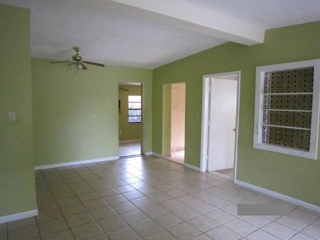 540 Oleander Road Lantana, FL 33462 - Photo 8 of 15 Living Area/Family Room