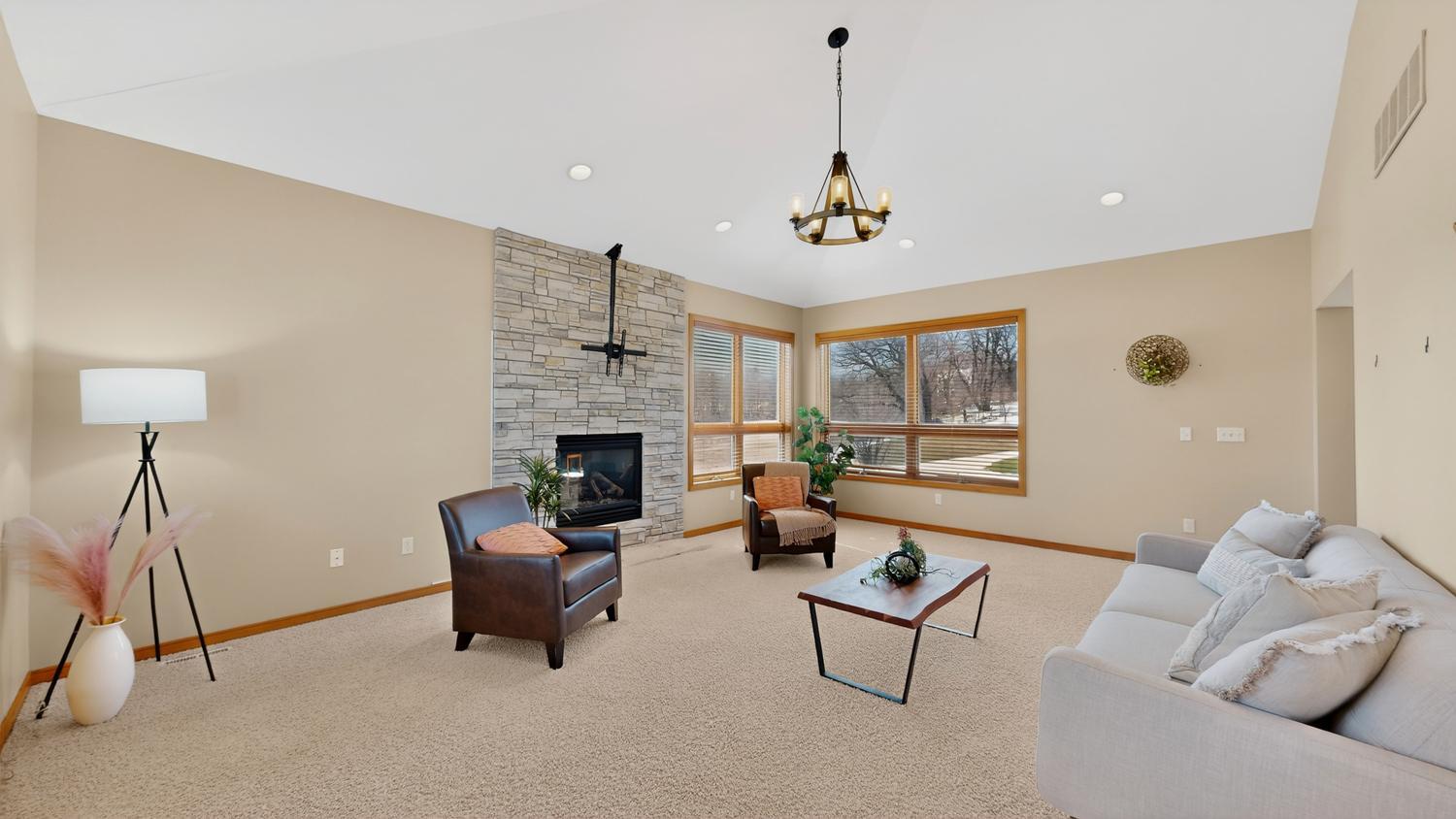 4823 Scenic Oak Drive Southwest Rochester, MN 55902 - Photo 5 of 57