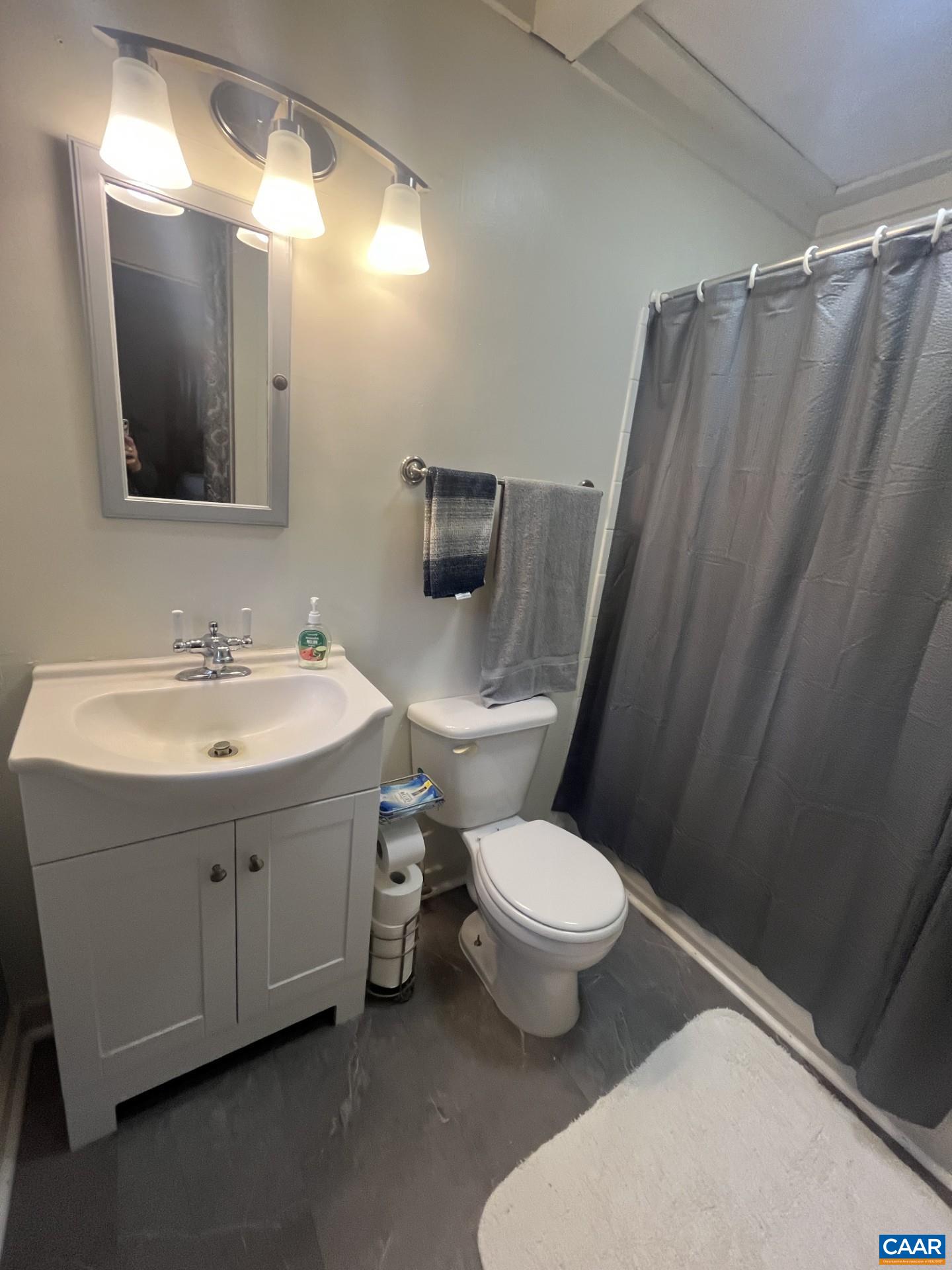 916 Hensley Road Mineral, VA 23117 - Photo 16 of 66 PRIMARY FULL BATHROOM