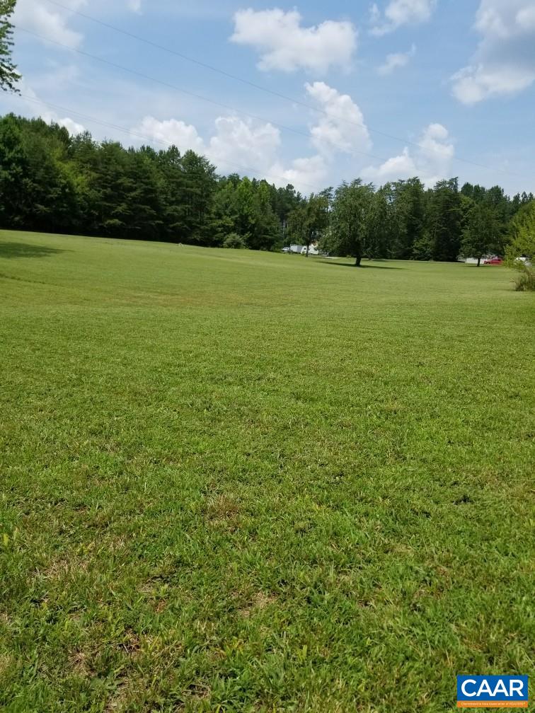 916 Hensley Road Mineral, VA 23117 - Photo 34 of 66 FRONT YARD