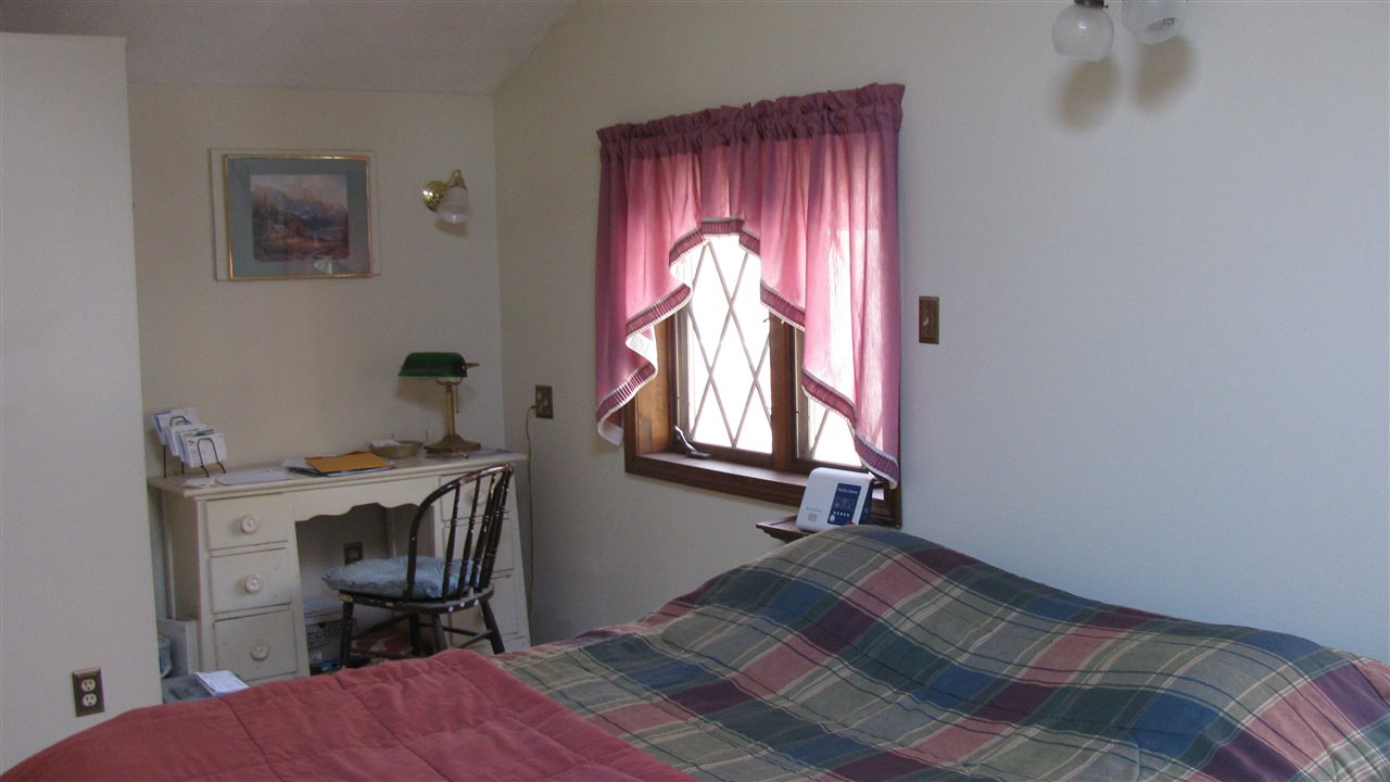 71 Goodhue Road Derry, NH 03038 - Photo 18 of 36