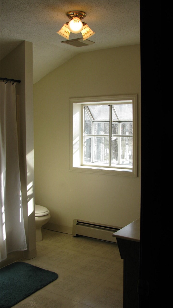 71 Goodhue Road Derry, NH 03038 - Photo 21 of 36