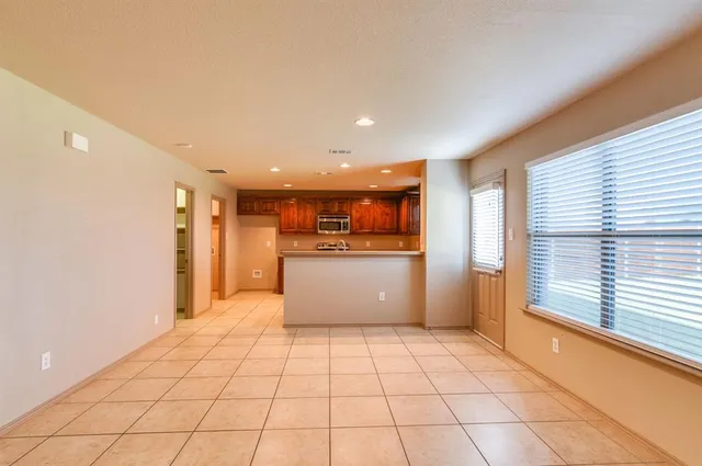 $1,995 | 6652 Friendsway Drive, Fort Worth, TX 76137