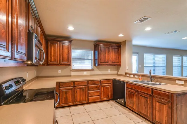 $1,995 | 6652 Friendsway Drive, Fort Worth, TX 76137