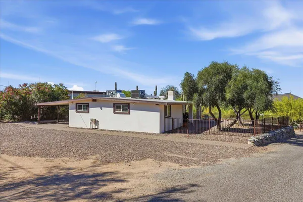 $3,200 | 38466 North Basin Road, Cave Creek, AZ 85331