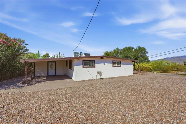 $3,200 | 38466 North Basin Road, Cave Creek, AZ 85331