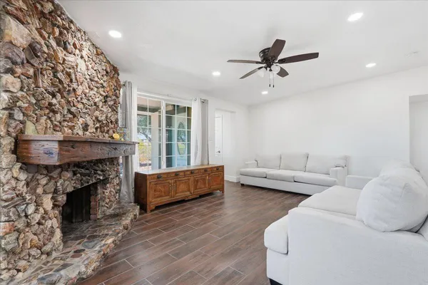 $3,200 | 38466 North Basin Road, Cave Creek, AZ 85331