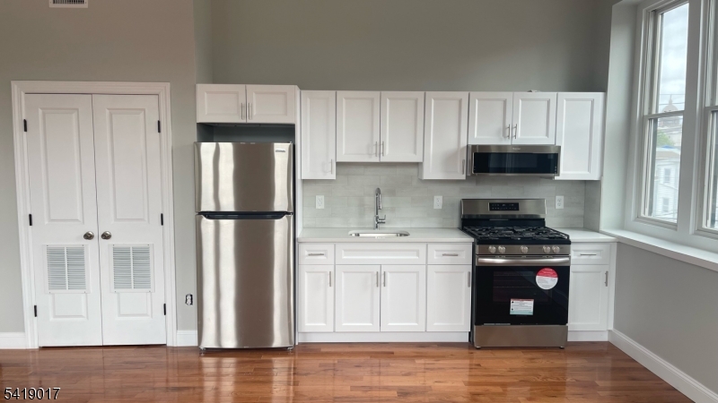 38 Mill Street Paterson, NJ 07501 - Photo 4 of 21