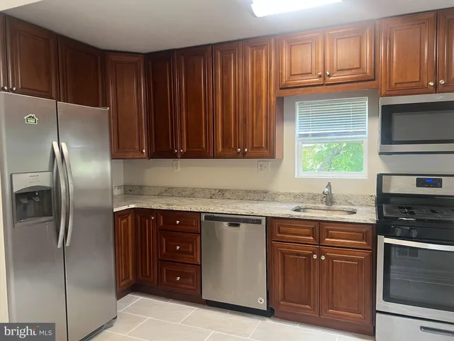 $1,950 | 2311 Henlopen Avenue, Wilmington, DE 19804