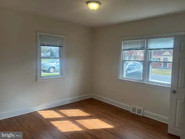 $1,950 | 2311 Henlopen Avenue, Wilmington, DE 19804