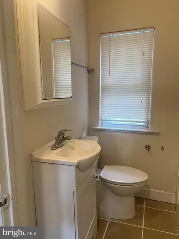 $1,950 | 2311 Henlopen Avenue, Wilmington, DE 19804