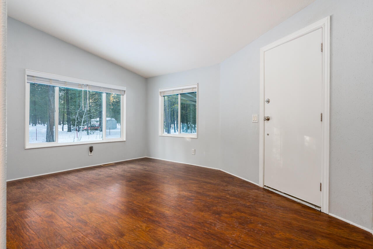 15635 Old Mill Road La Pine, OR 97739 - Photo 11 of 23 15635 Old Mill Rd Interior MLS 1