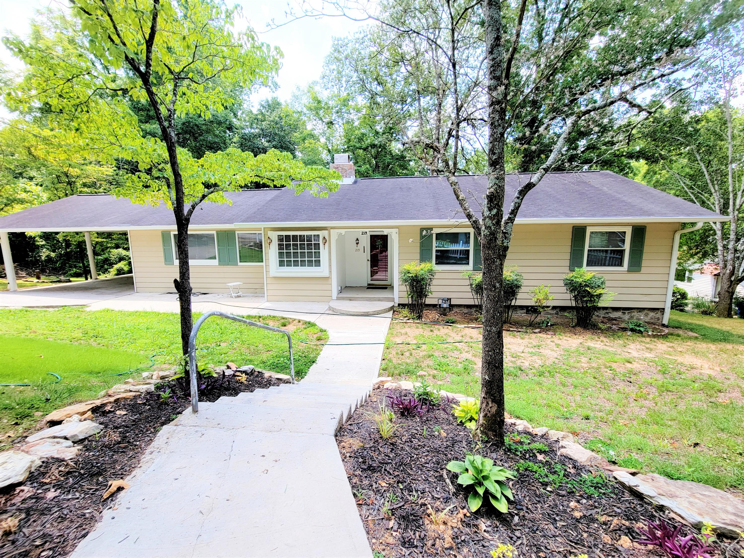 219 Outer Drive Oak Ridge, TN 37830 - Photo 1 of 31 219 Outer Dr