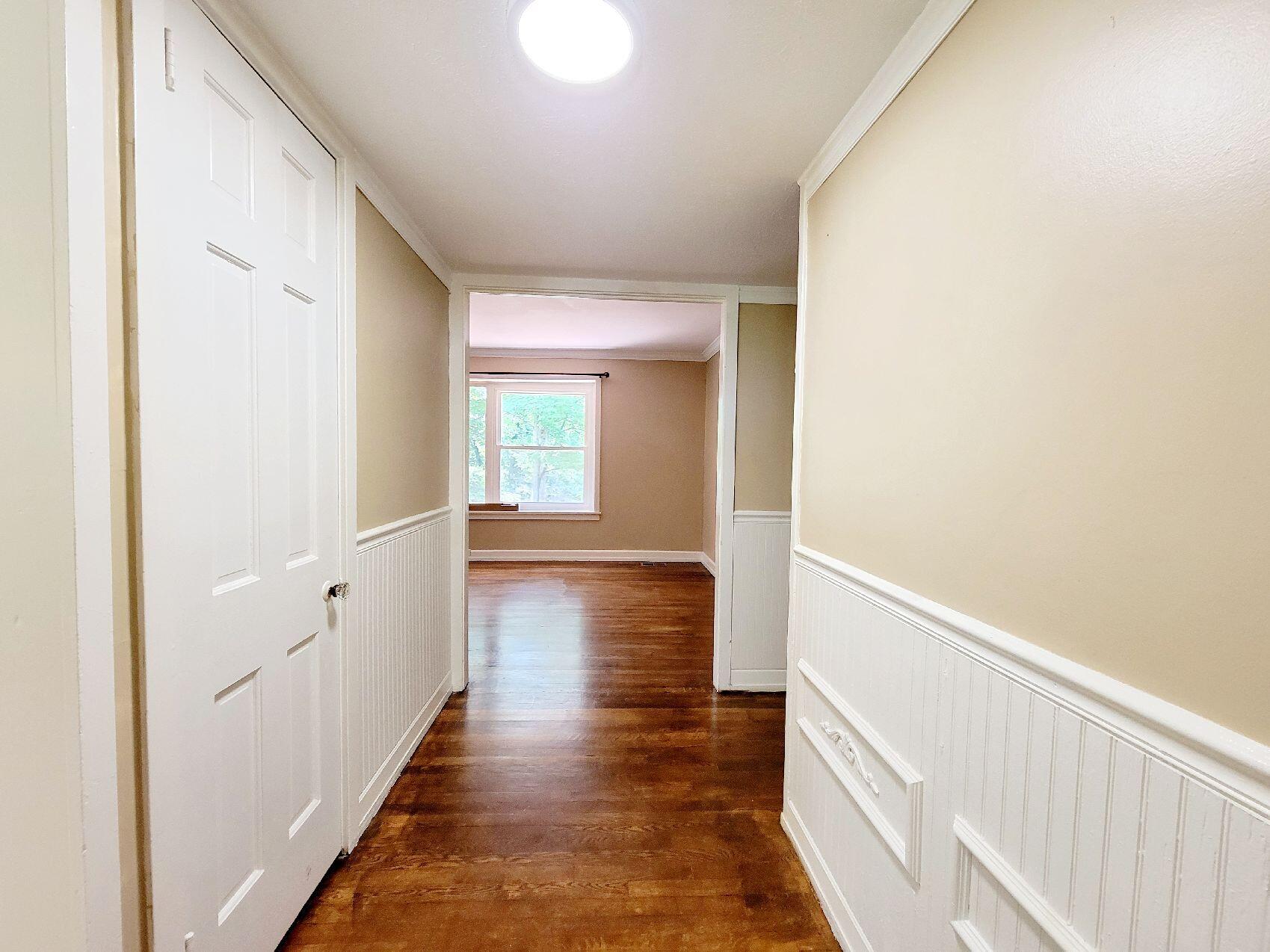 219 Outer Drive Oak Ridge, TN 37830 - Photo 2 of 31 Entryway